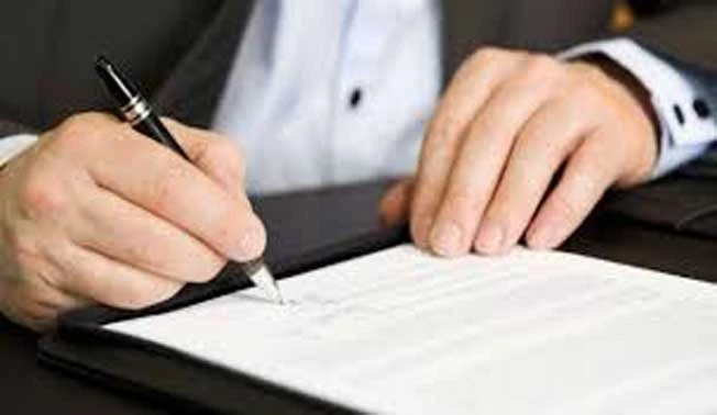 قرارداد چسبندگی: تعریف، تاریخچه و قابلیت اجرا